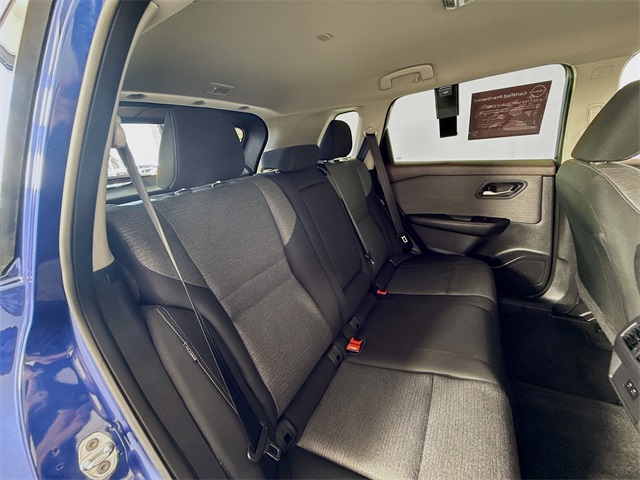 2023 Nissan Rogue SV Image 13 of 34