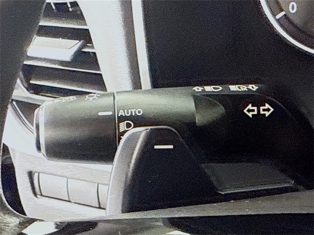 2023 Nissan Rogue SV Image 27 of 34