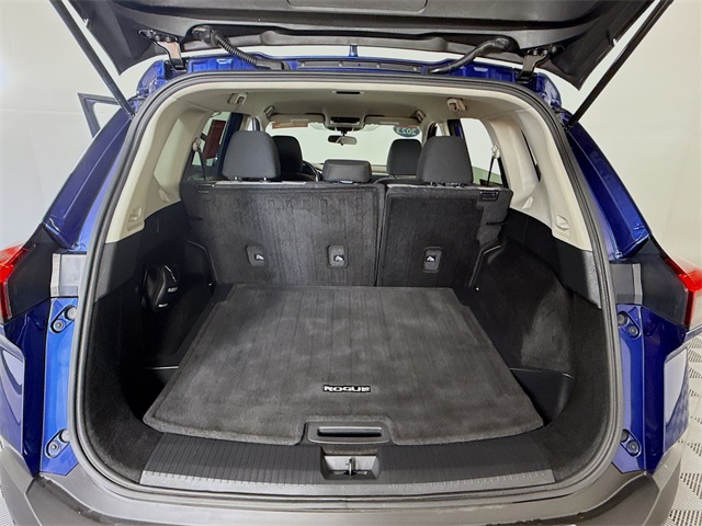 2023 Nissan Rogue SV Image 9 of 34