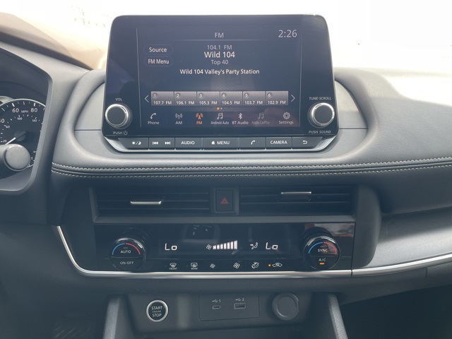 Vehicle image 14 of 21