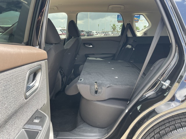 Vehicle image 8 of 21