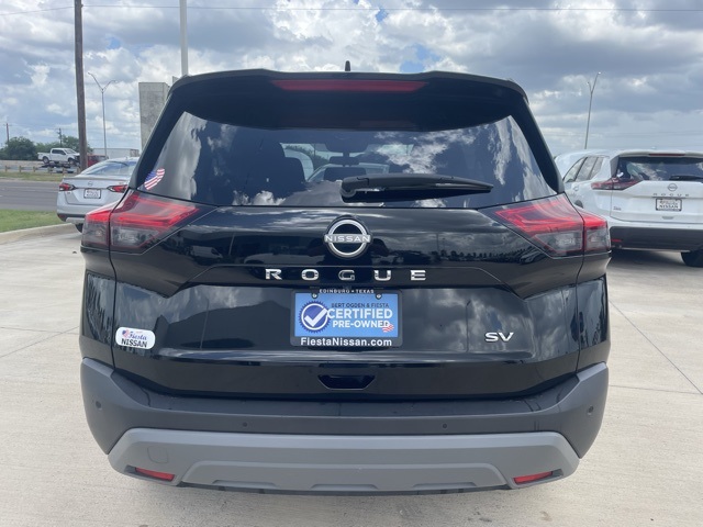Vehicle image 9 of 21