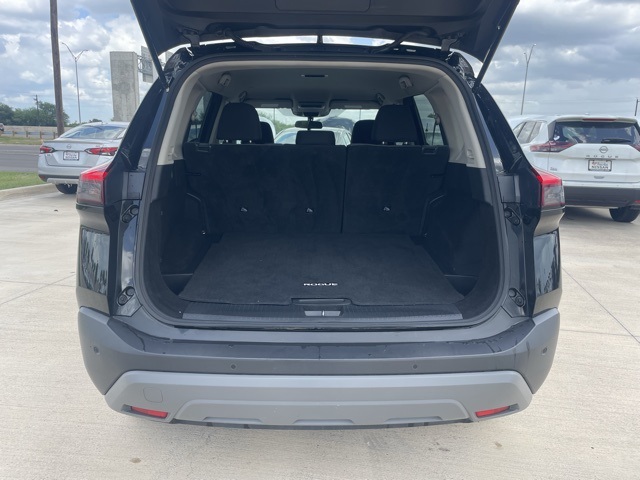 Vehicle image 7 of 21