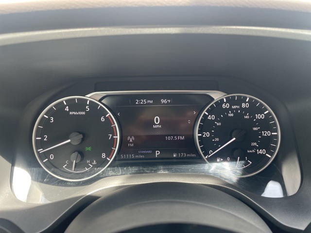 Vehicle image 13 of 21