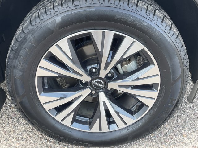 2023 Nissan Rogue SV Image 8 of 31