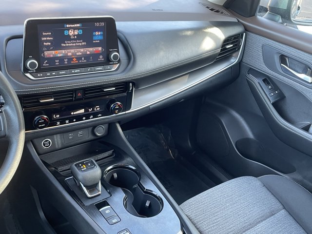 2023 Nissan Rogue SV Image 25 of 31