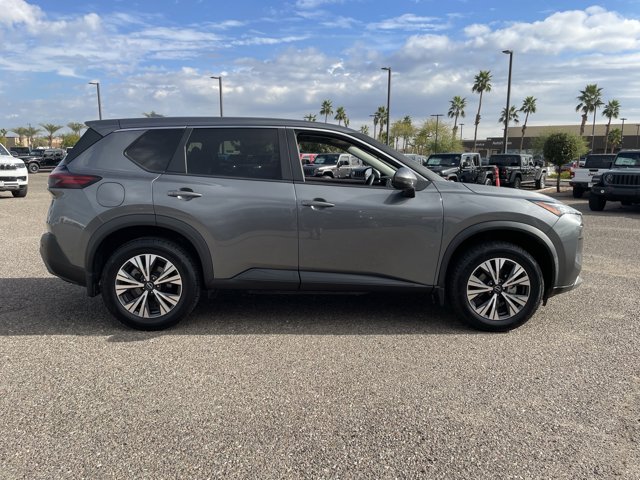 2023 Nissan Rogue SV Image 4 of 31