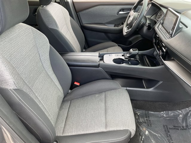 2023 Nissan Rogue SV Image 9 of 31