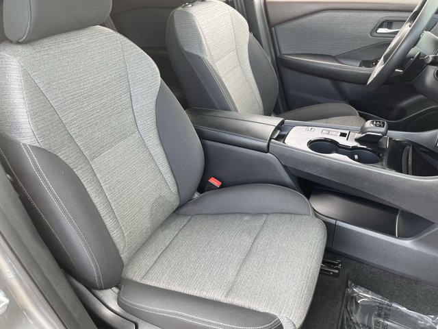 2023 Nissan Rogue SV Image 11 of 31