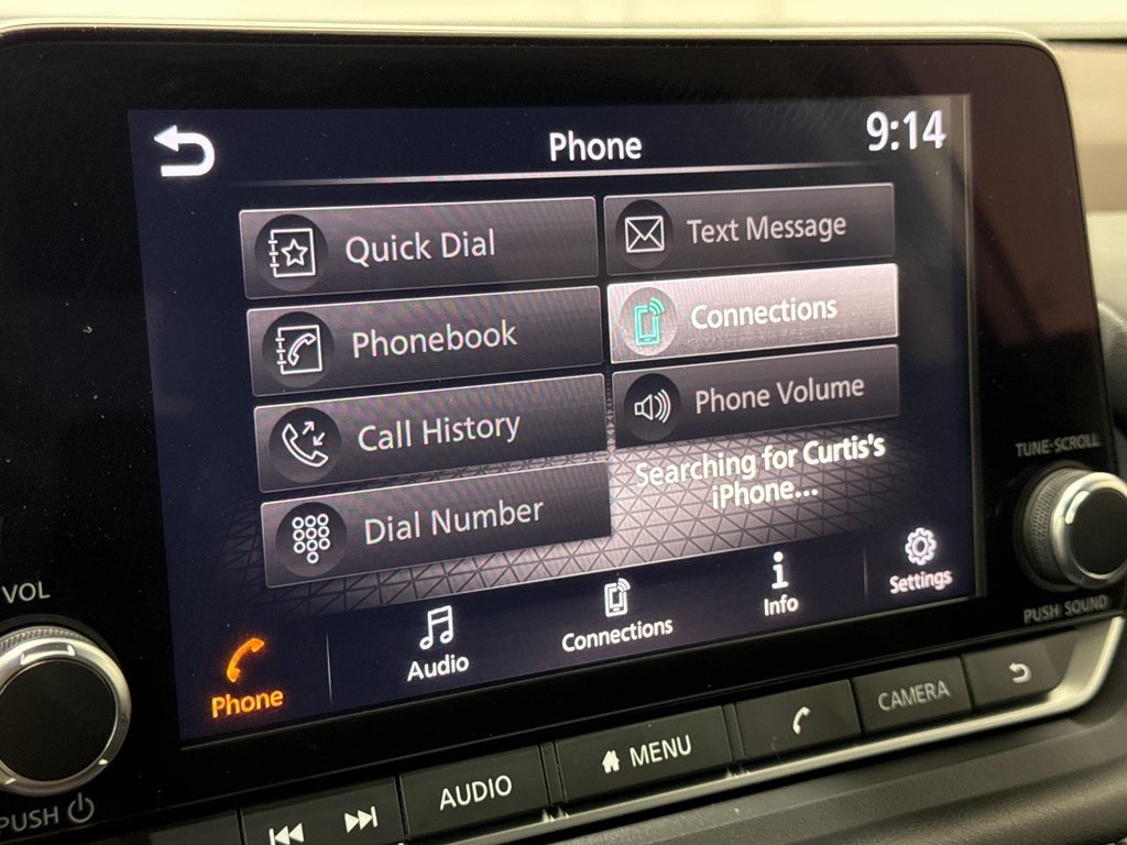 Vehicle image 16 of 44