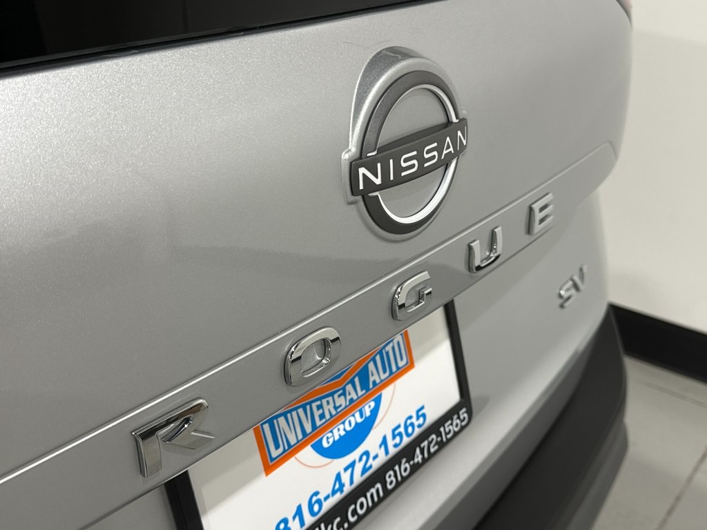 Vehicle image 34 of 44