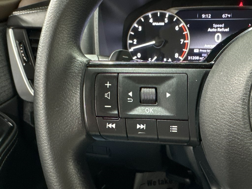 Vehicle image 10 of 44