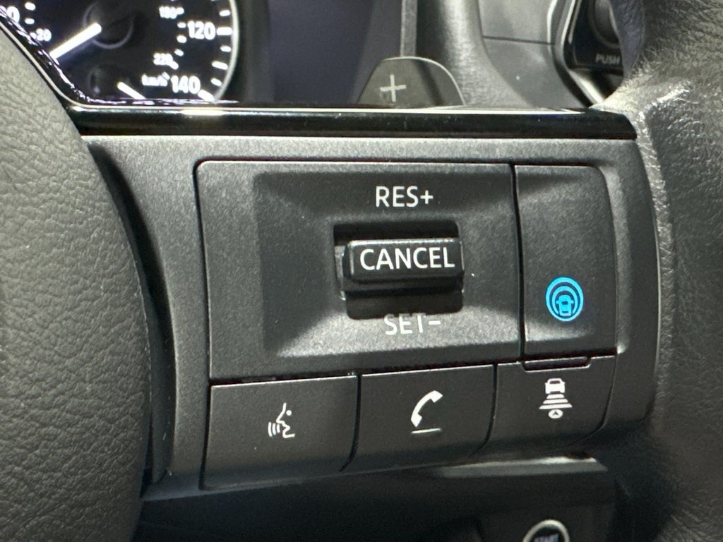 Vehicle image 11 of 44