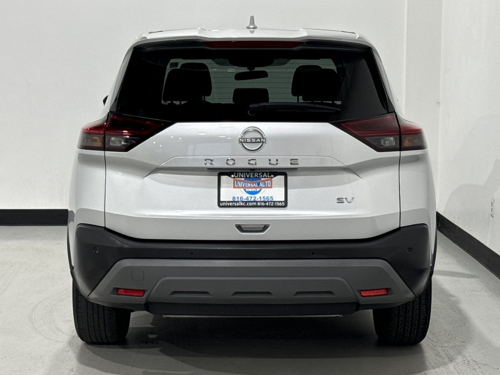 Vehicle image 4 of 44