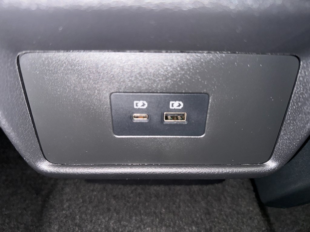 Vehicle image 39 of 44