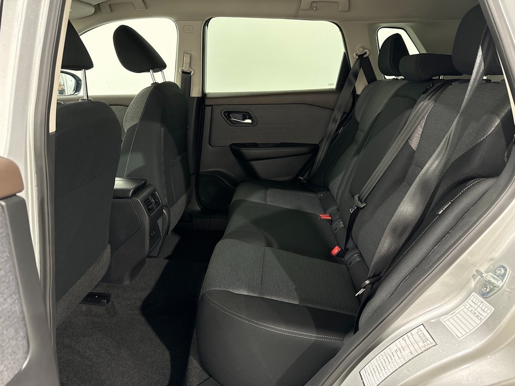 Vehicle image 24 of 44