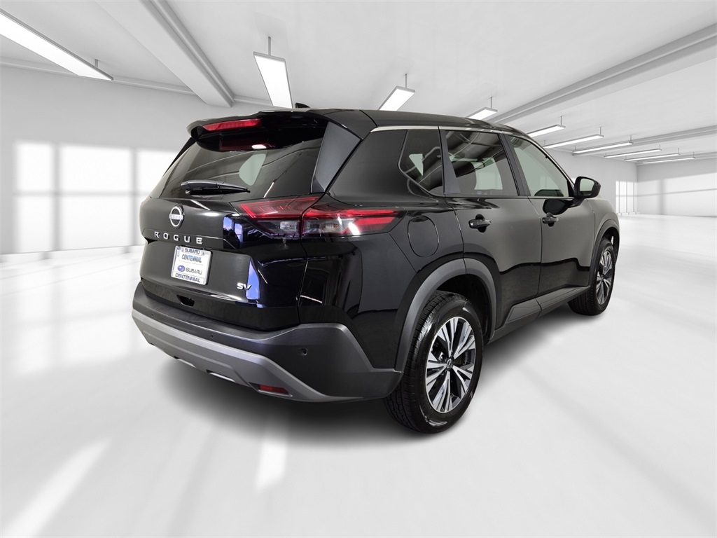 Vehicle image 4 of 32