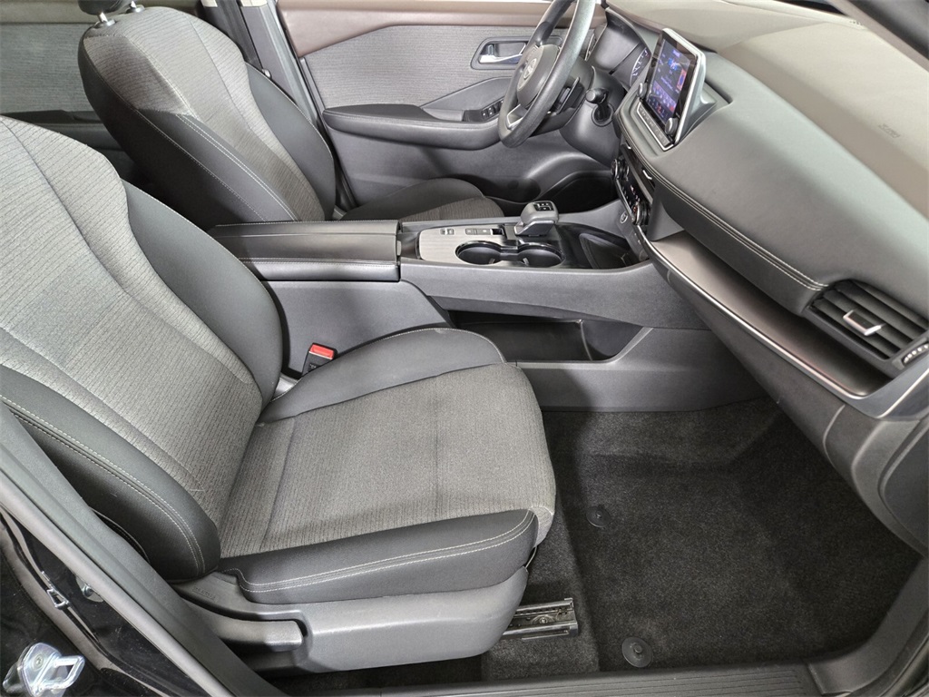 Vehicle image 18 of 32