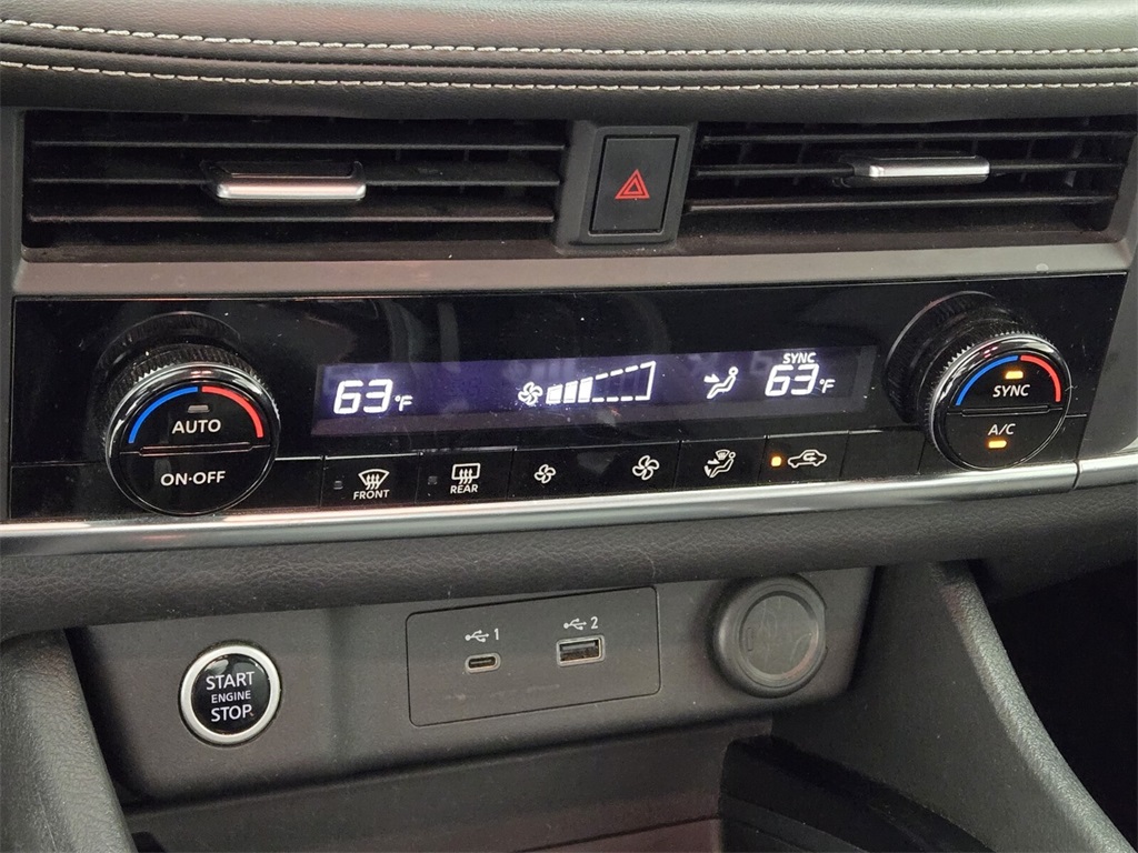 Vehicle image 29 of 32