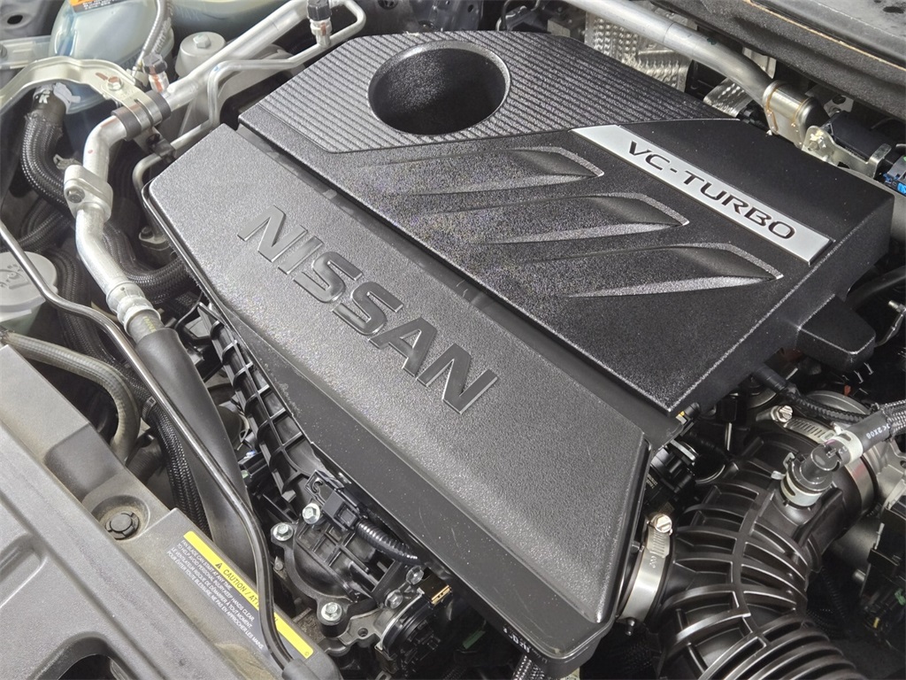 Vehicle image 21 of 32