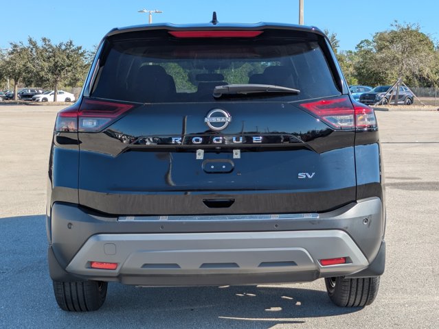 2023 Nissan Rogue SV Image 7 of 36