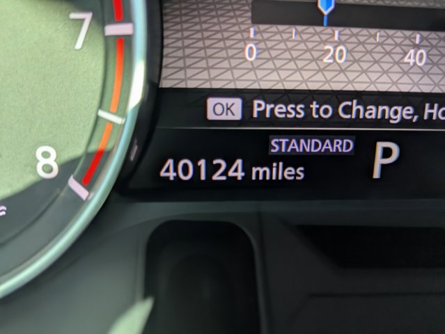 2023 Nissan Rogue SV Image 17 of 36