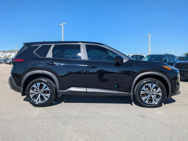 2023 Nissan Rogue SV Image 5 of 36