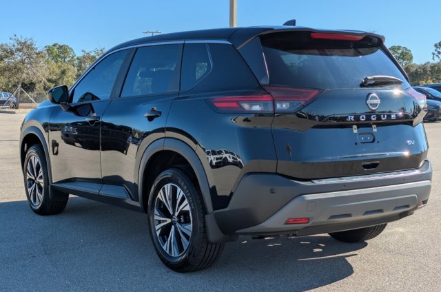 2023 Nissan Rogue SV Image 8 of 36