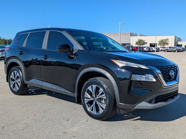 2023 Nissan Rogue SV Image 2 of 36