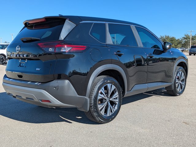 2023 Nissan Rogue SV Image 6 of 36