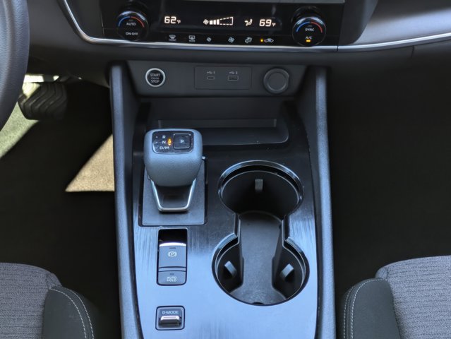 2023 Nissan Rogue SV Image 20 of 36