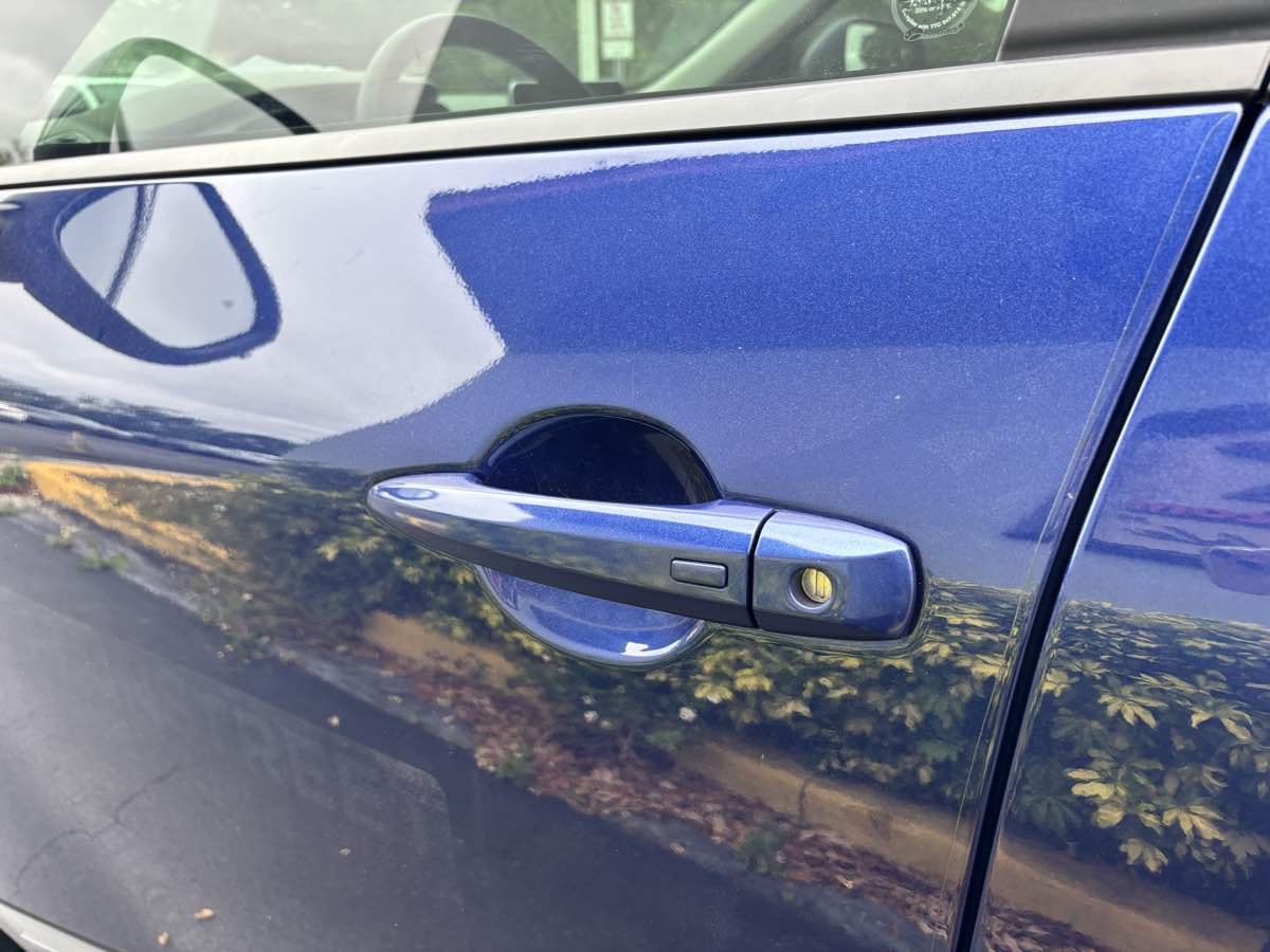 Vehicle image 20 of 33
