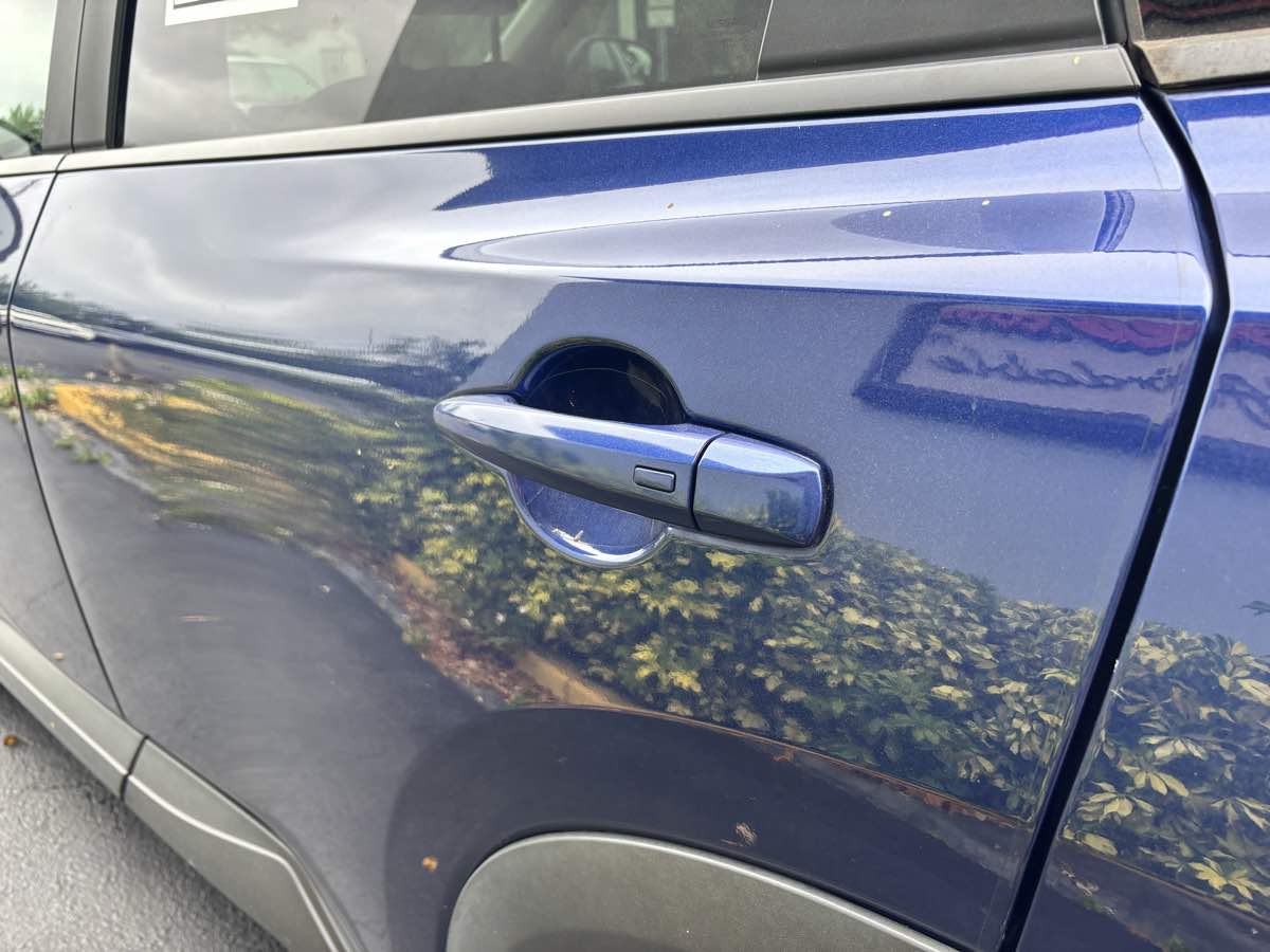Vehicle image 18 of 33