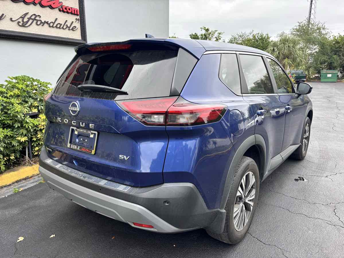 Vehicle image 2 of 33