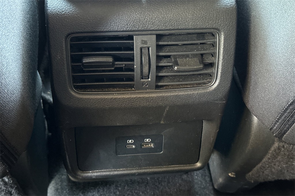 2023 Nissan Rogue SV Image 23 of 48