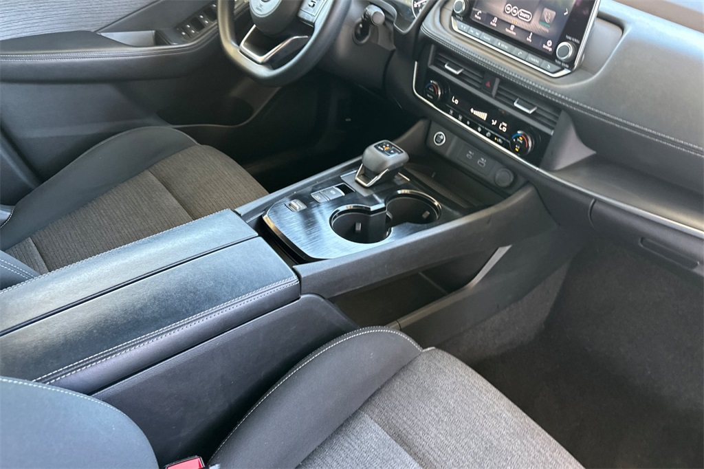 2023 Nissan Rogue SV Image 20 of 48