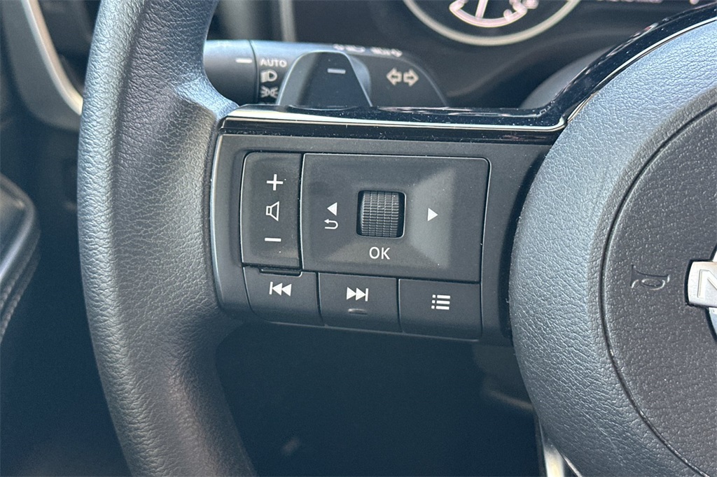 2023 Nissan Rogue SV Image 43 of 48