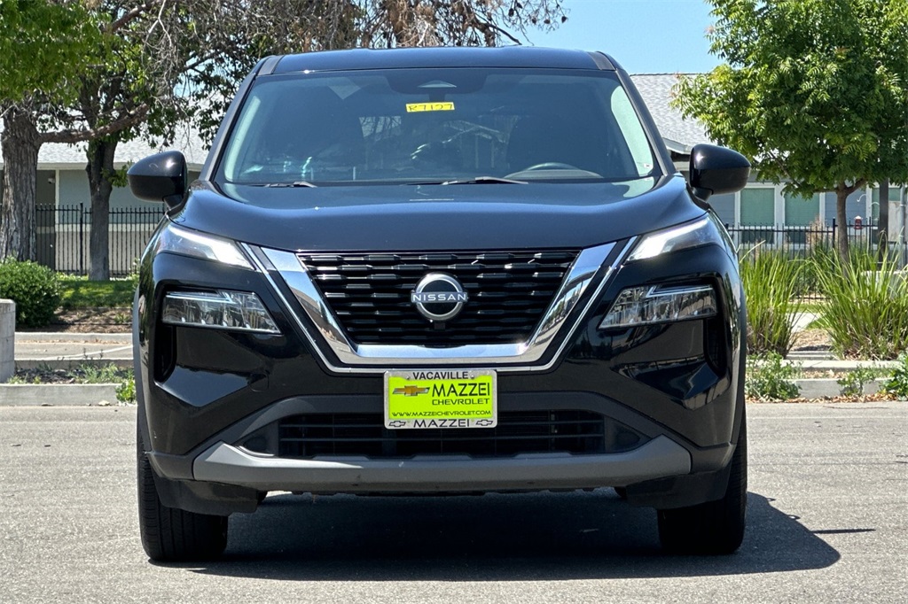 2023 Nissan Rogue SV Image 2 of 48