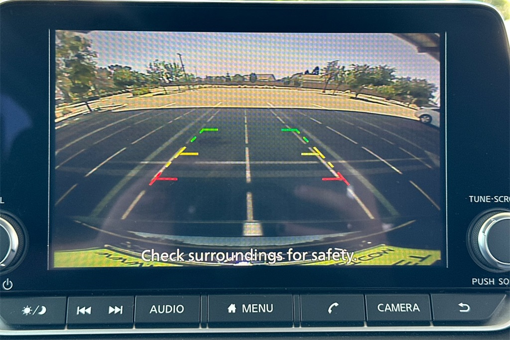 2023 Nissan Rogue SV Image 18 of 48