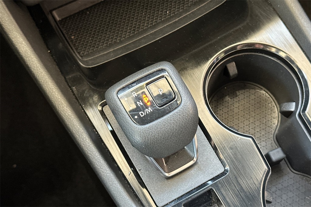 2023 Nissan Rogue SV Image 33 of 48