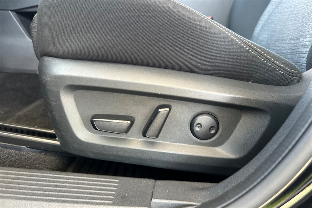 2023 Nissan Rogue SV Image 22 of 48