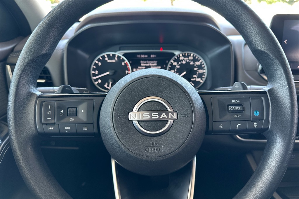 2023 Nissan Rogue SV Image 16 of 48