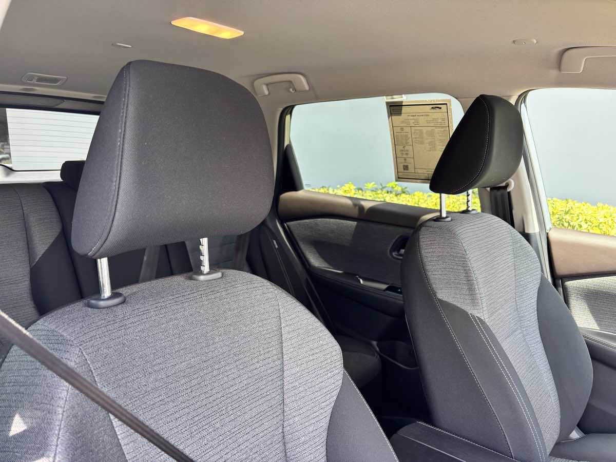 Vehicle image 7 of 25