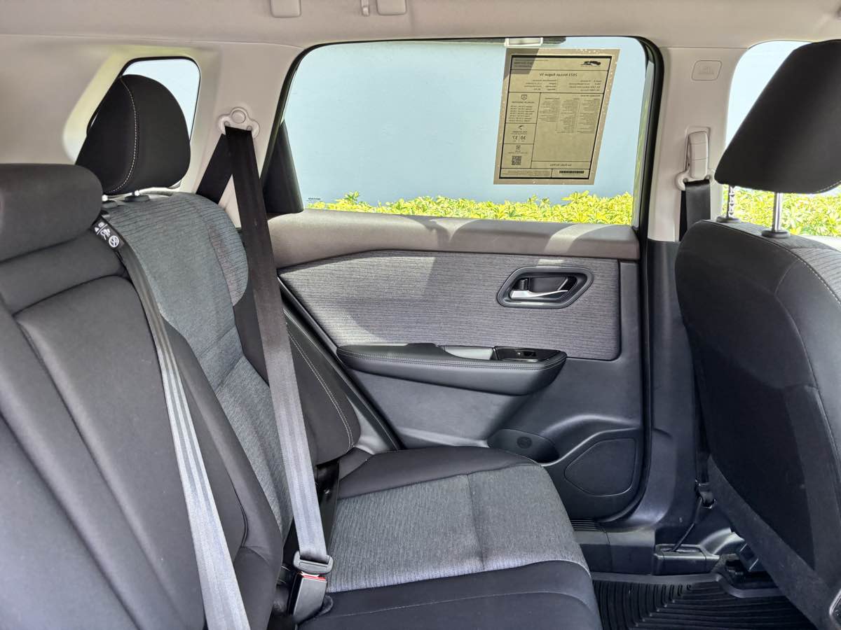 Vehicle image 11 of 25
