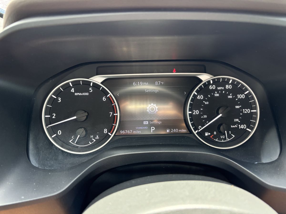 Vehicle image 24 of 25