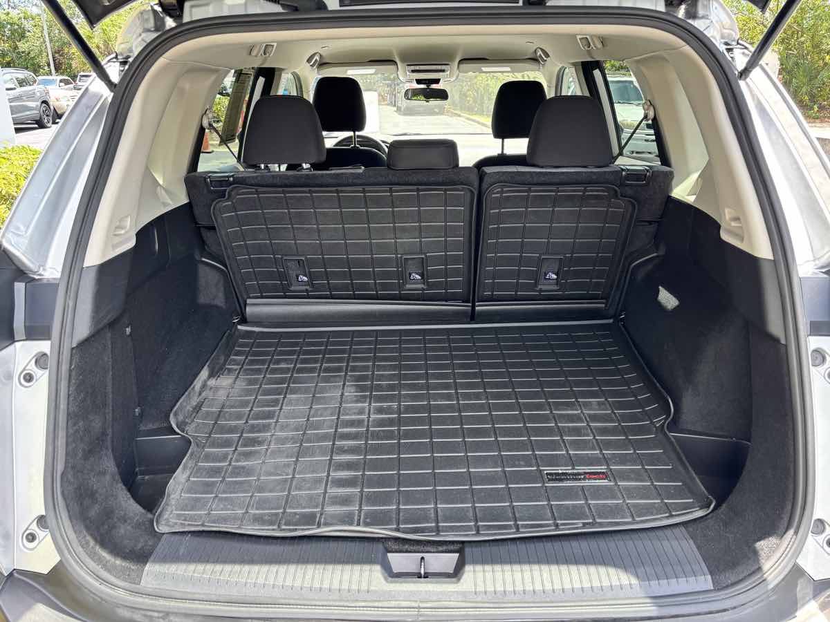 Vehicle image 16 of 25