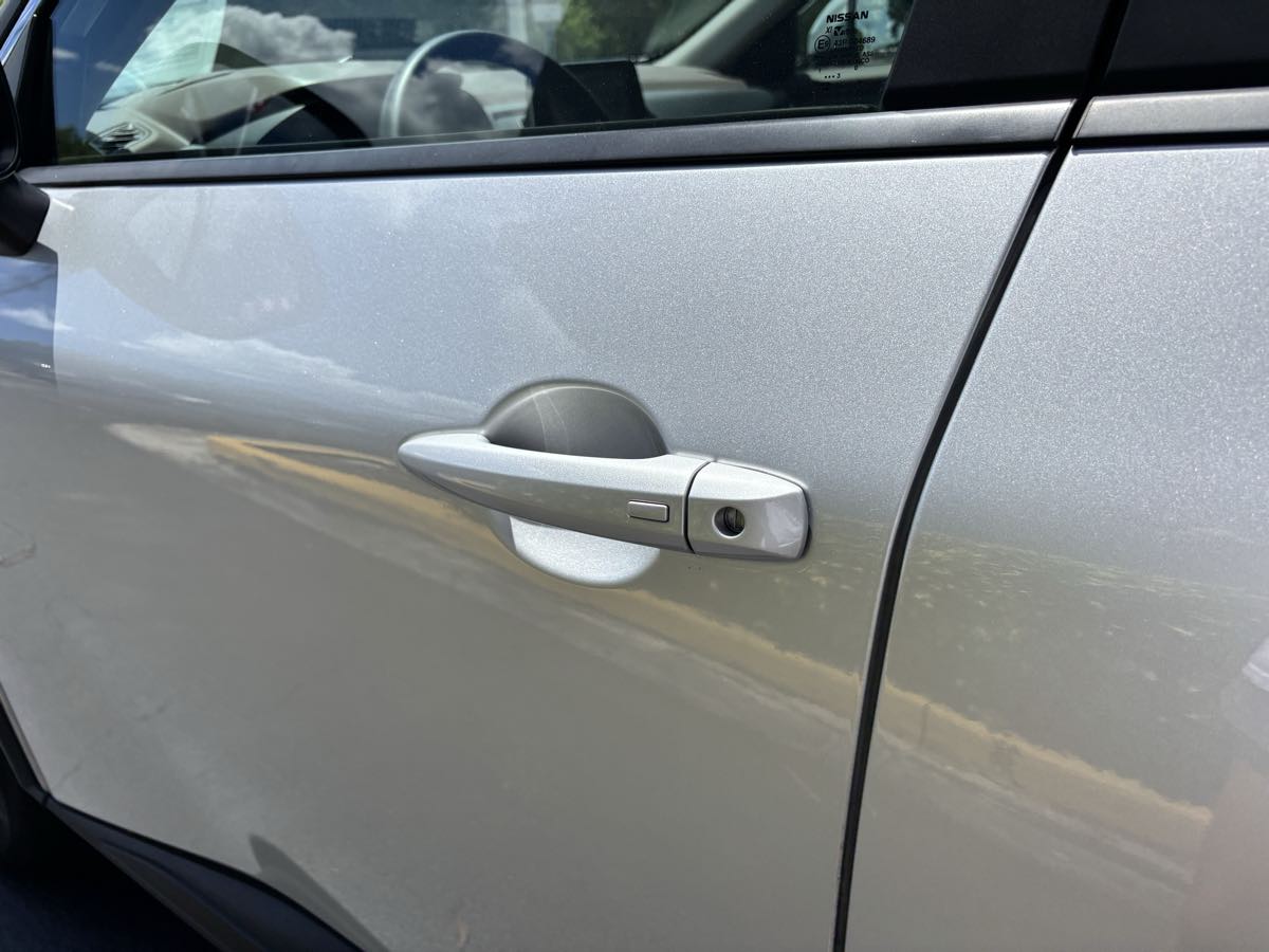 Vehicle image 20 of 25