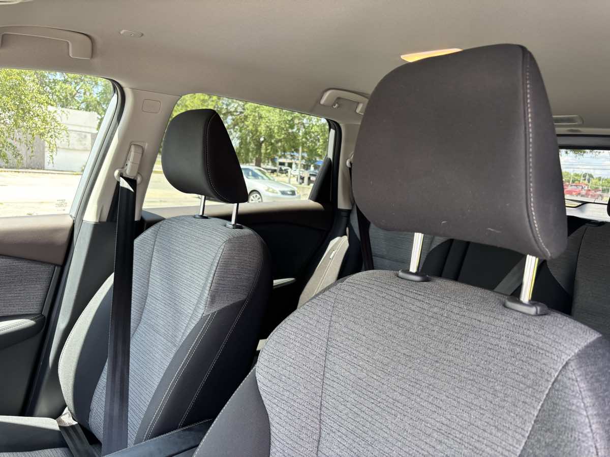 Vehicle image 23 of 25