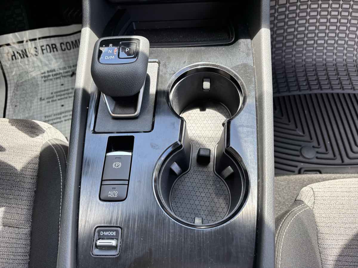 Vehicle image 10 of 25