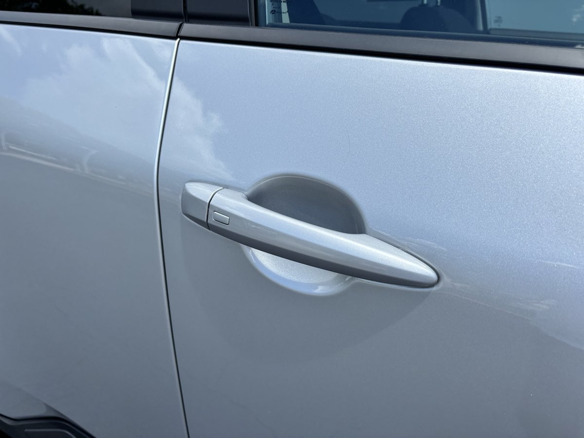 Vehicle image 5 of 25